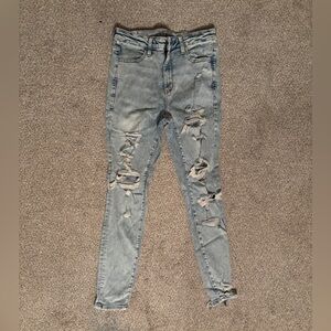 American Eagle Light Wash Skinny Jeans